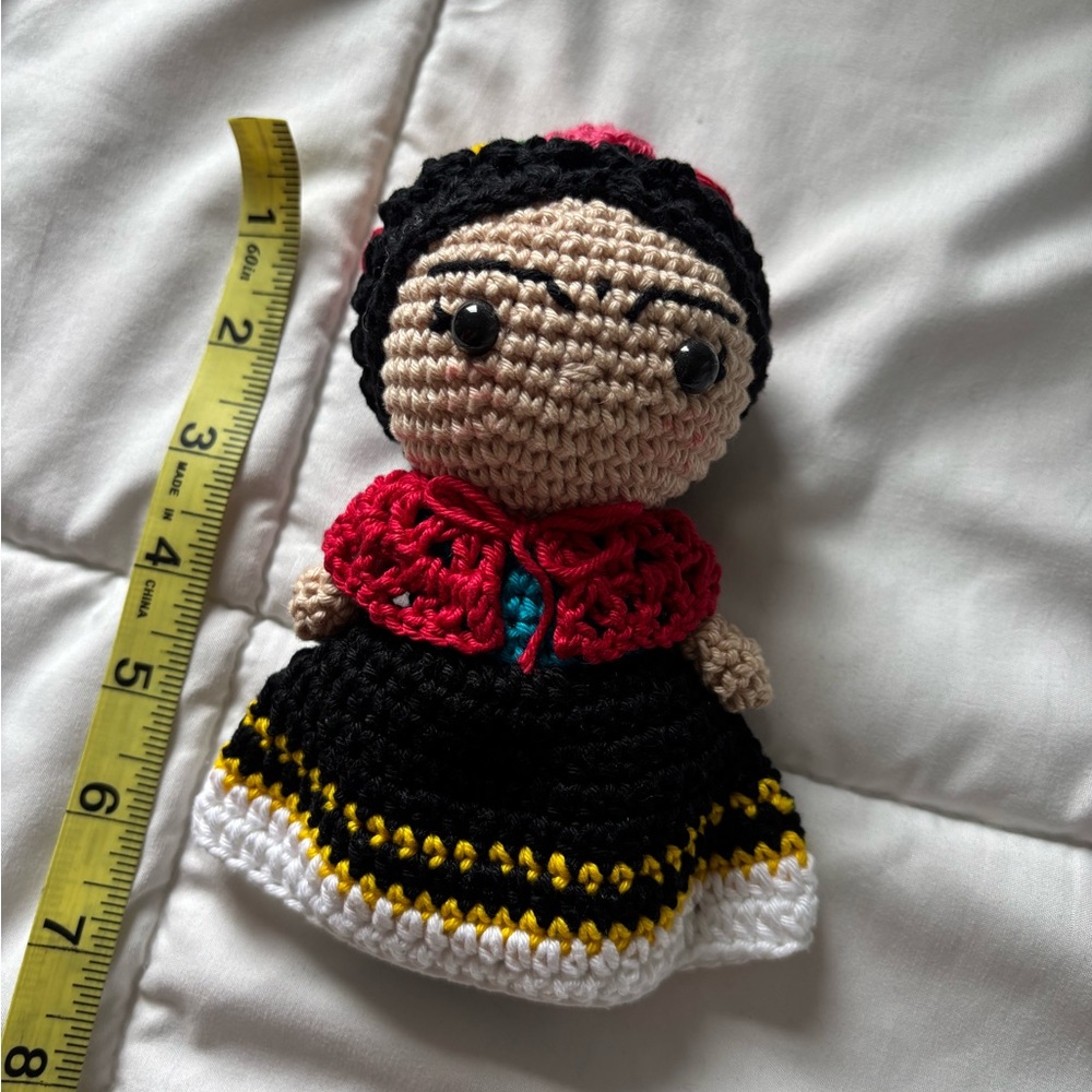 Frida Kahlo Amigurumi